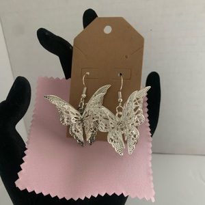 Elegant Butterfly Earrings in .925 Silver Plated.